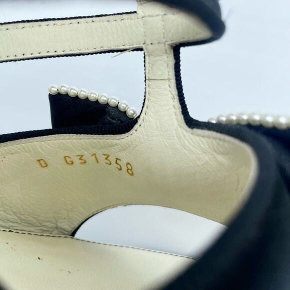 CHANEL Black leather/ Satin caged pearl embellished bow block heel sandals EU40 - Picture 14 of 14